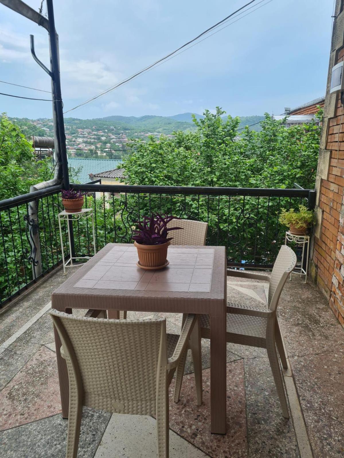 Hotel Camellia Kutaisi Zewnętrze zdjęcie